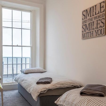 Seaside Serenity: Stylish Sea View Apartments In Herne Bay Kültér fotó