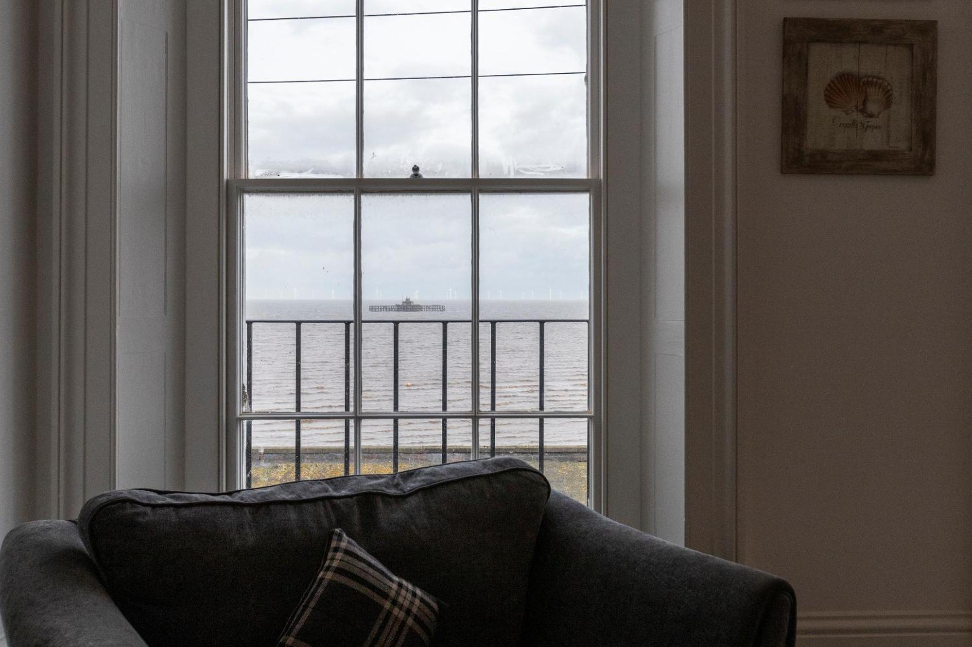 Seaside Serenity: Stylish Sea View Apartments In Herne Bay Kültér fotó