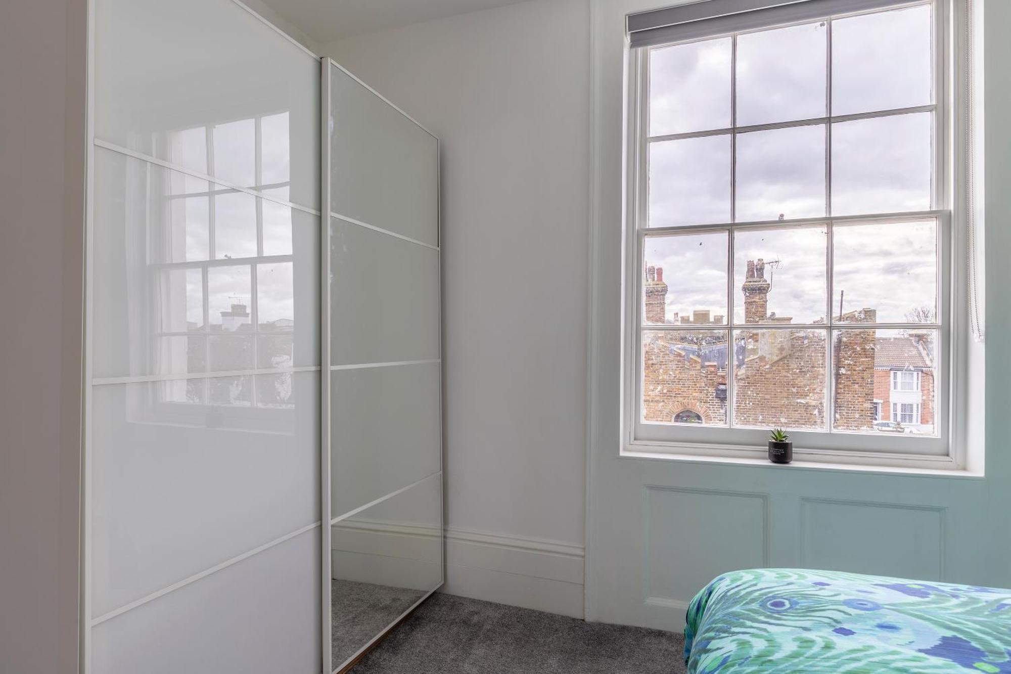 Seaside Serenity: Stylish Sea View Apartments In Herne Bay Kültér fotó