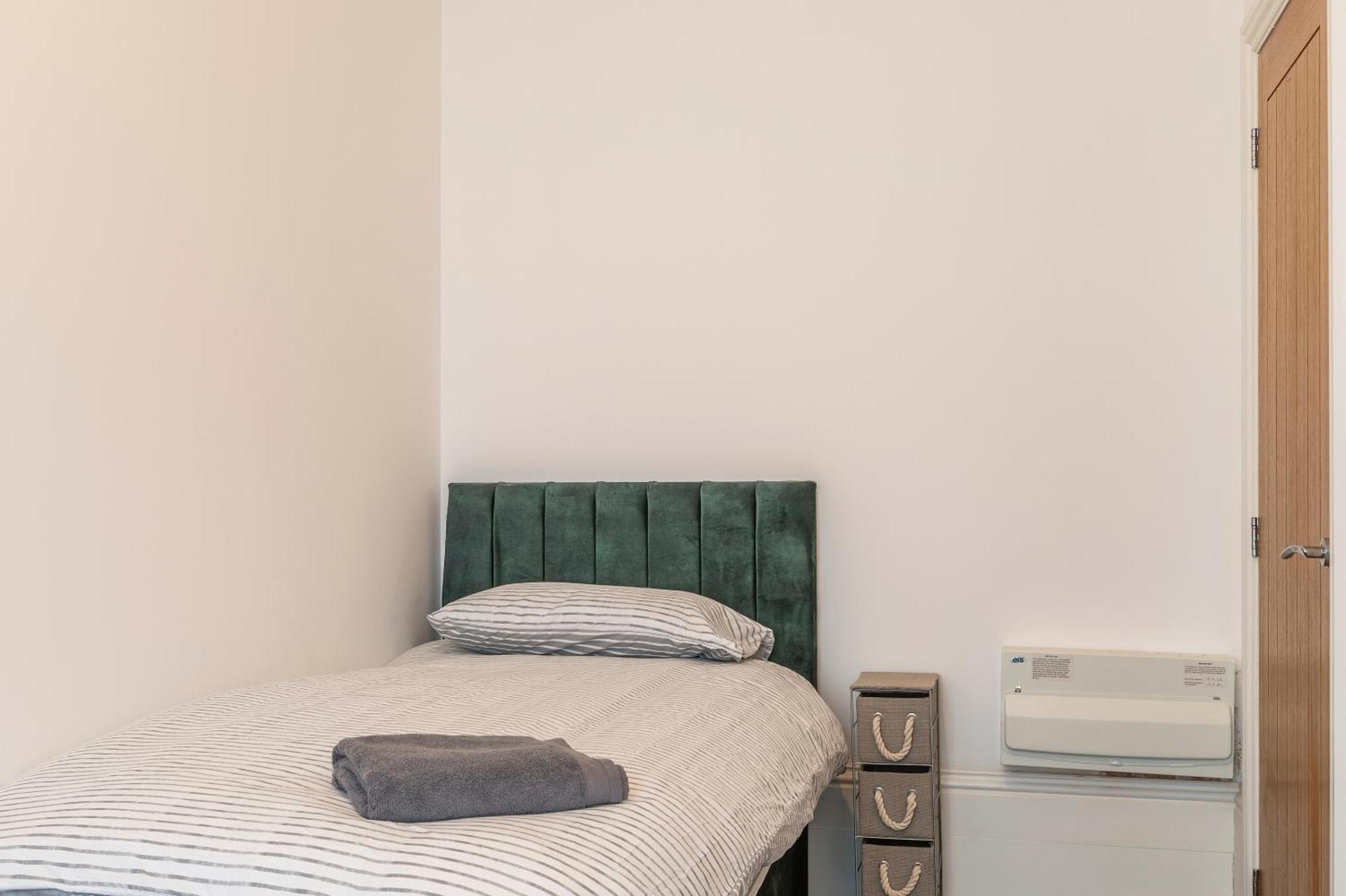 Seaside Serenity: Stylish Sea View Apartments In Herne Bay Kültér fotó