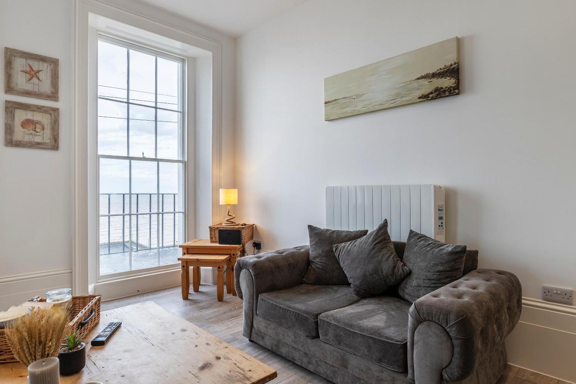 Seaside Serenity: Stylish Sea View Apartments In Herne Bay Kültér fotó